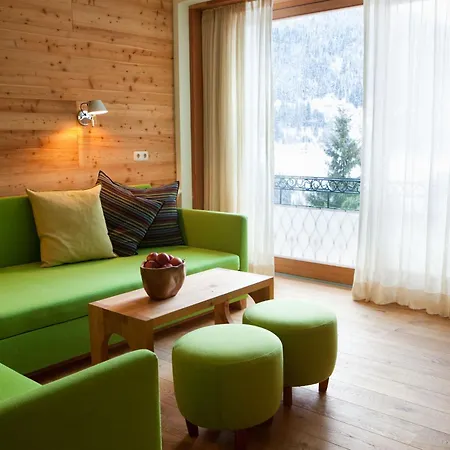 Alpine Haus Hirt Hotel 4*