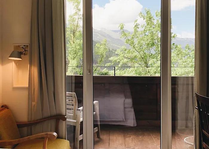 Отель Alpine Haus Hirt 4*