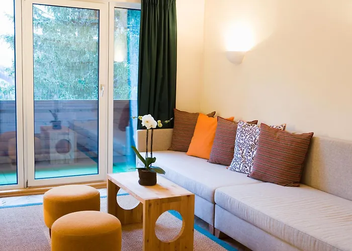 Отель Alpine Haus Hirt 4*